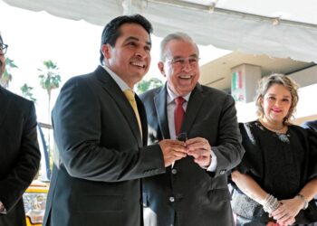 Conmemoración del Día Nacional de Protección Civil: Entrega de Equipamiento por el Gobernador Rubén Rocha Moya