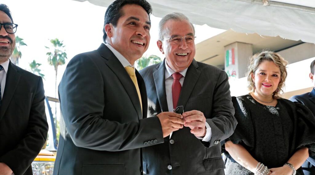 Conmemoración del Día Nacional de Protección Civil: Entrega de Equipamiento por el Gobernador Rubén Rocha Moya