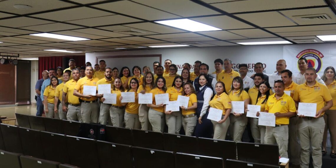 Éxito en la Graduación del Personal del Instituto Estatal de Protección Civil en el Programa Educativo «Técnico Básico en Gestión Integral del Riesgo»